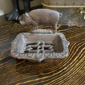 Farmhouse Cast Iron pig soap dish